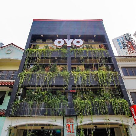 Super Oyo Capital O 217 A1 Hotel Surabaya Luaran gambar