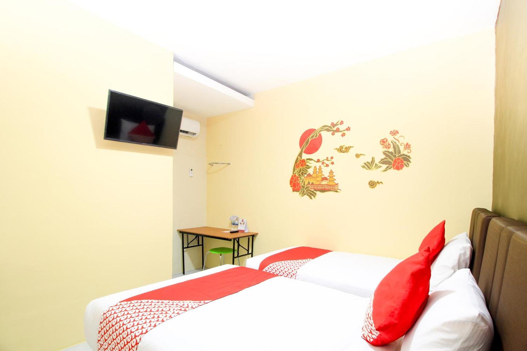 Super Oyo Capital O 217 A1 Hotel Surabaya Luaran gambar