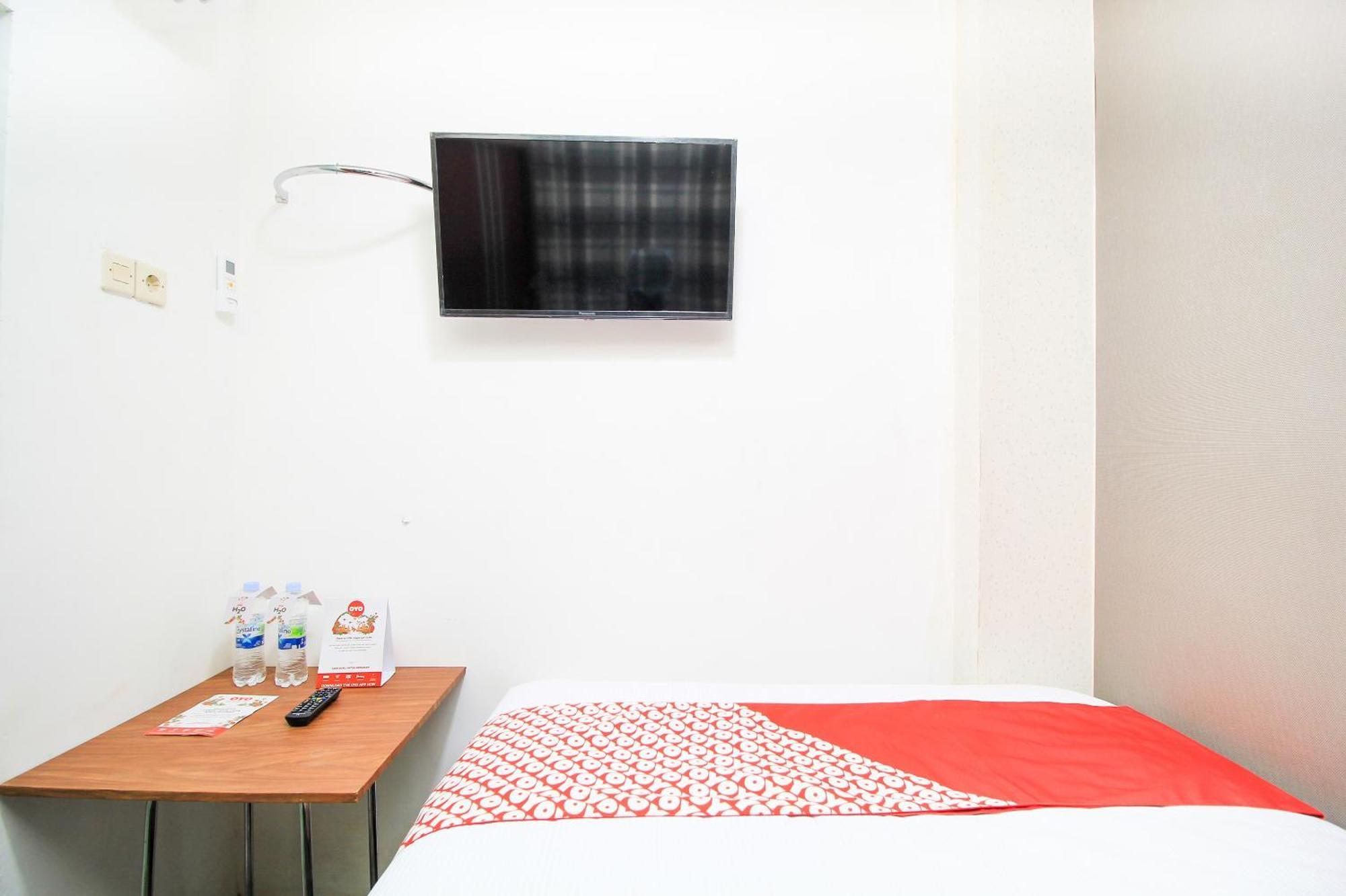 Super Oyo Capital O 217 A1 Hotel Surabaya Luaran gambar