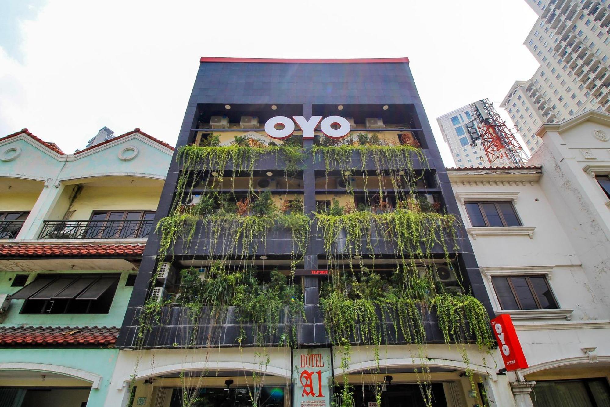 Super Oyo Capital O 217 A1 Hotel Surabaya Luaran gambar